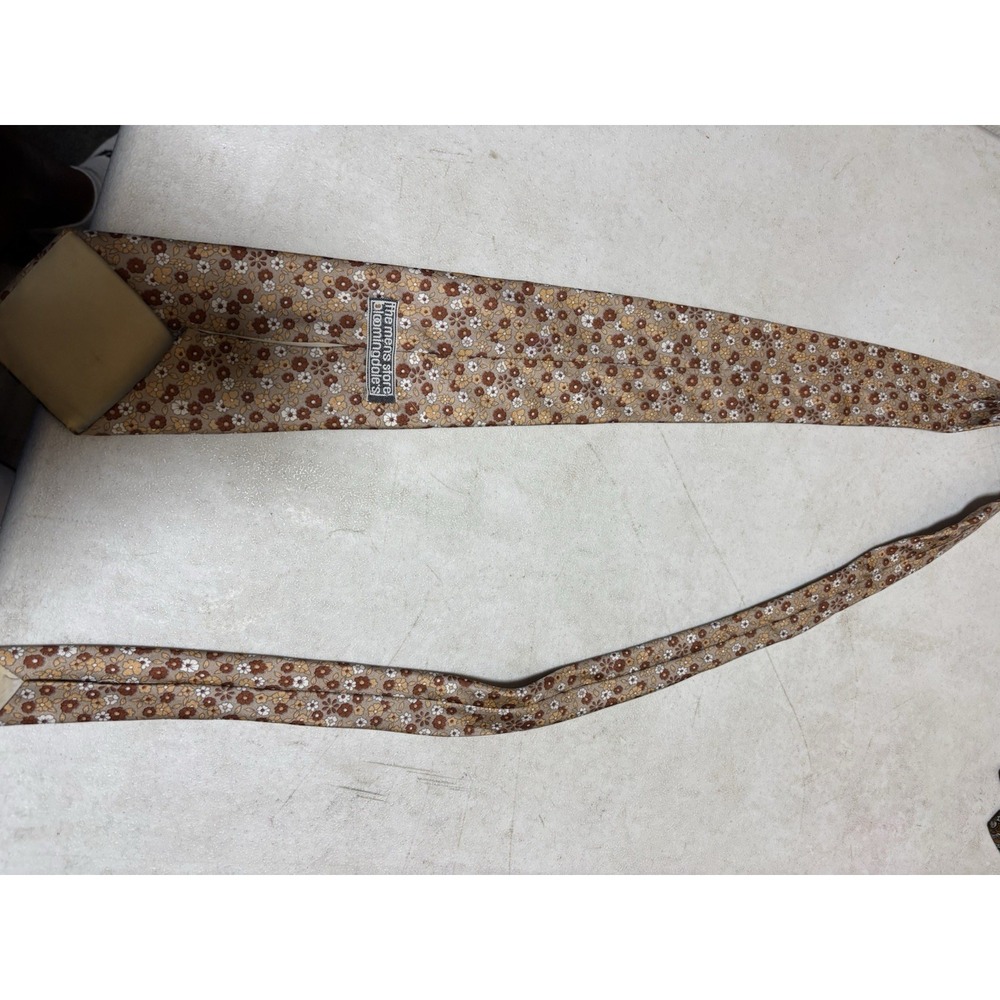 Men's Vintage BLOOMINGDALE'S MENS STORE Silk NECKTIE Tie WIDE ANCHORMAN PAISLEY